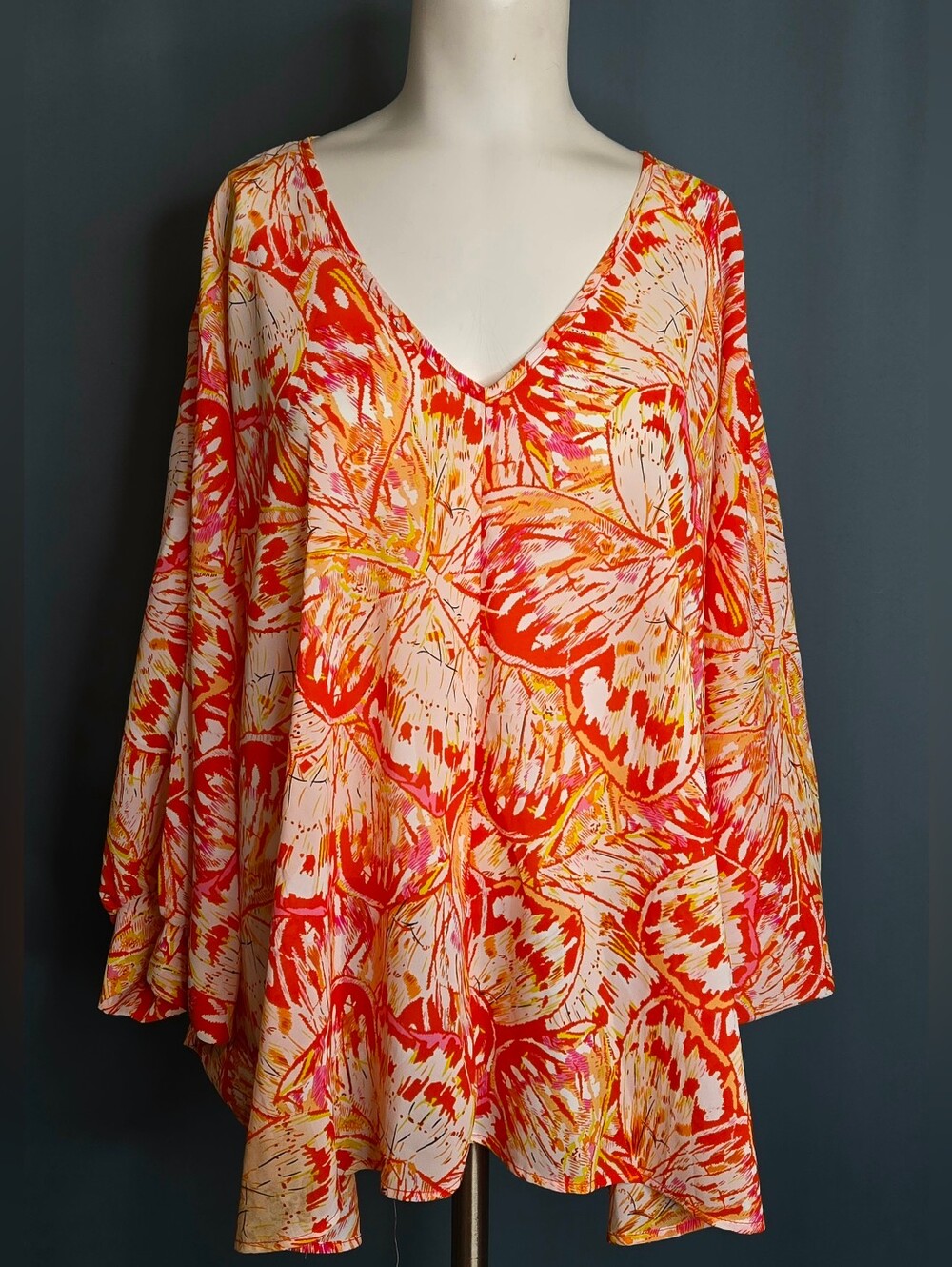 Jodifl Butterfly Print Swing Tunic Blouse VNeck Long Sleeve Draped Resort NWOT S